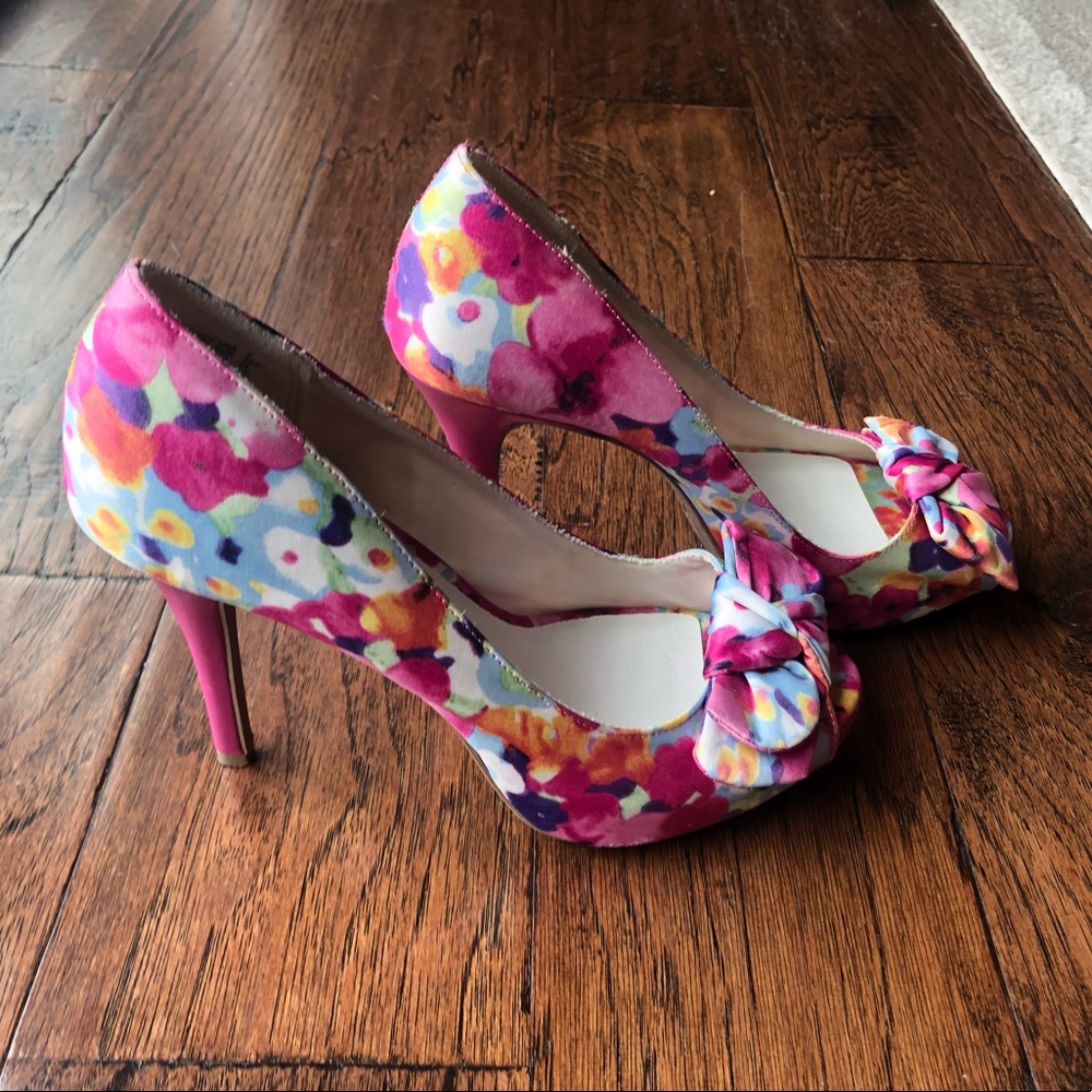 Women’s Fiona Floral High Heel Shoes,EUC, Size 7